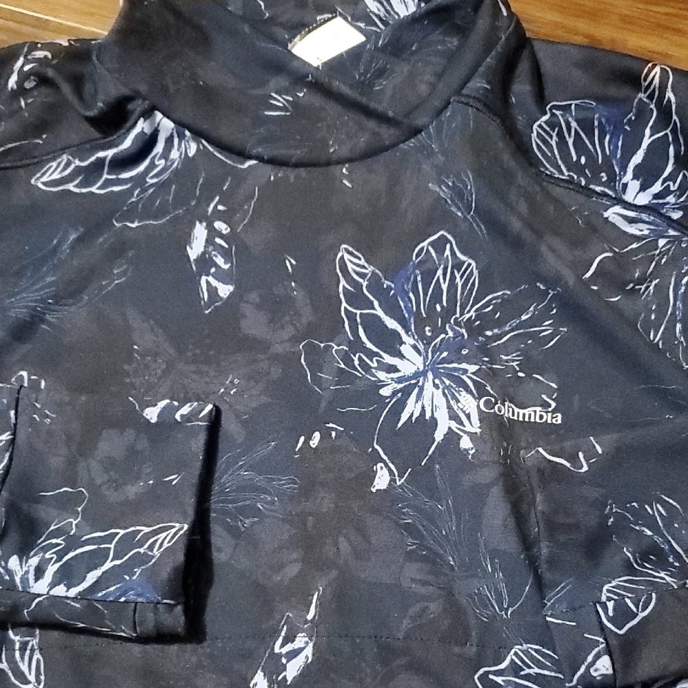 Columbia Women's Long Sleeve Rash Guard Top with Blue Floral Design - Picture 3 of 7